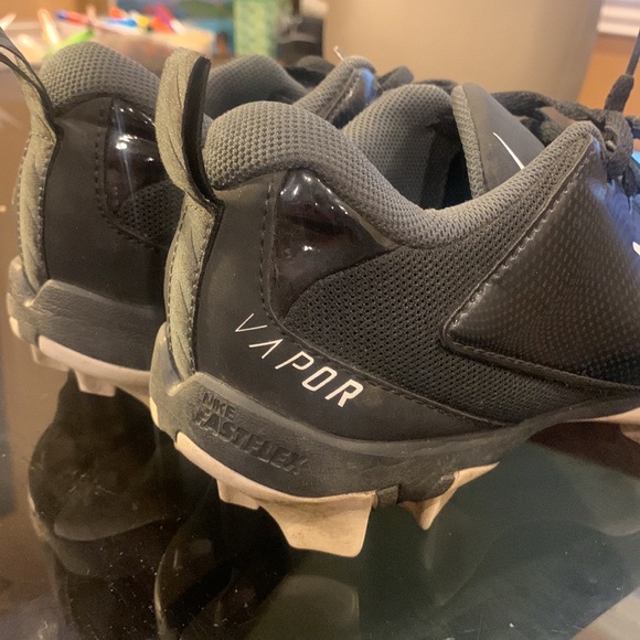 Nike FastFlex Vapor Football Cleats - Picture 6 of 8